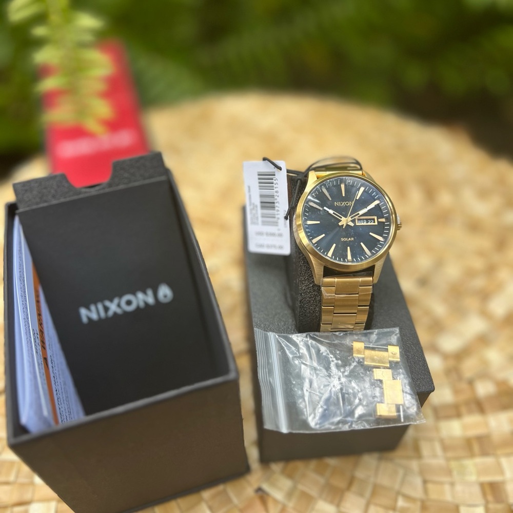 NWT Nixon Sentry Solar Stainless Steel All Gold/Black - Picture 6 of 11